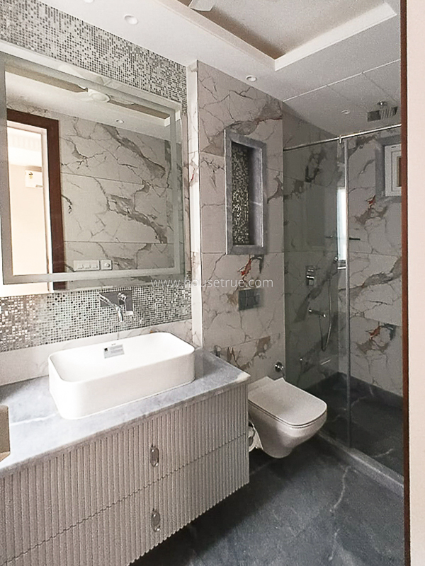 3 BHK Builder Floor For Rent in Nizamuddin East