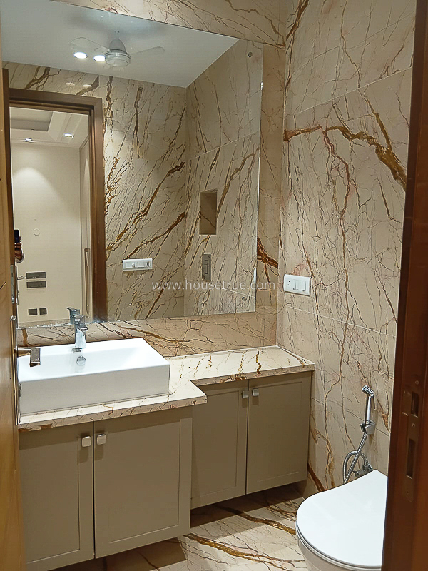 4 BHK Flat For Rent in Jangpura Extension