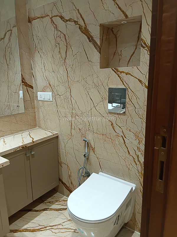 4 BHK Flat For Rent in Jangpura Extension