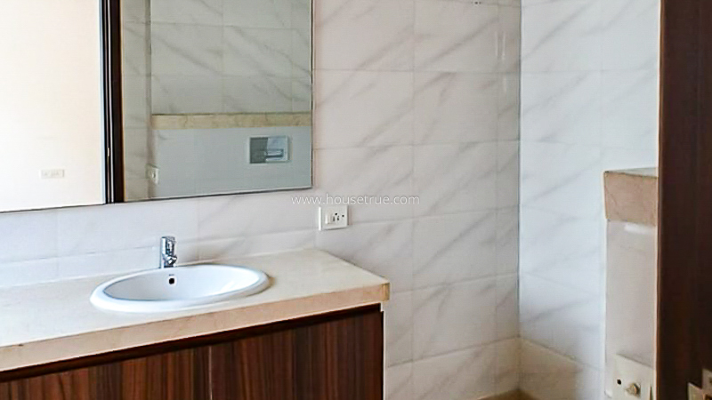 4 BHK Flat For Rent in Panchsheel Park