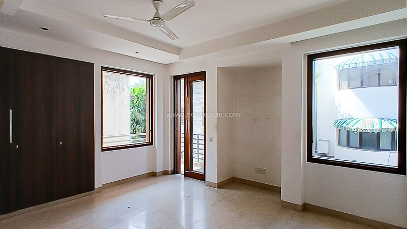 4 BHK Flat For Rent in Panchsheel Park