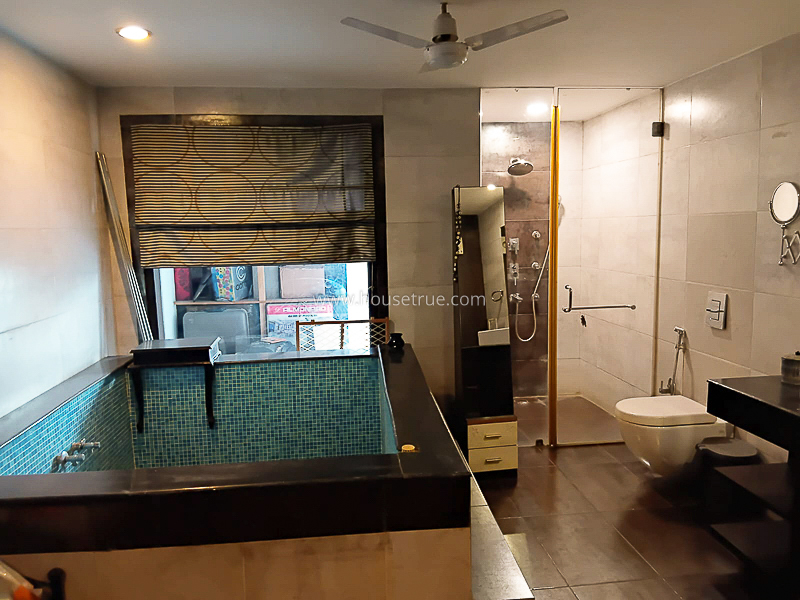 6 BHK House For Rent in New Friends Colony