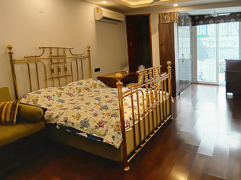6 BHK House For Rent in New Friends Colony