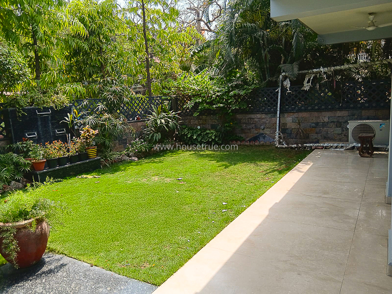6 BHK House For Rent in New Friends Colony