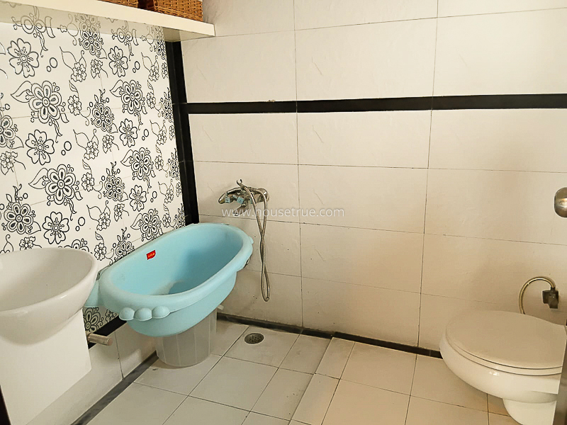 6 BHK House For Rent in New Friends Colony
