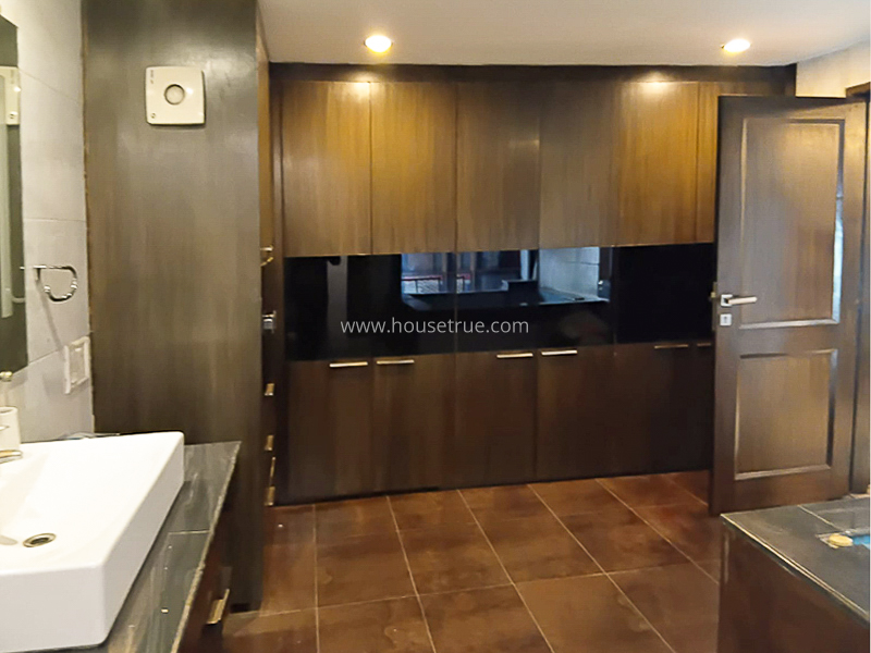 6 BHK House For Rent in New Friends Colony