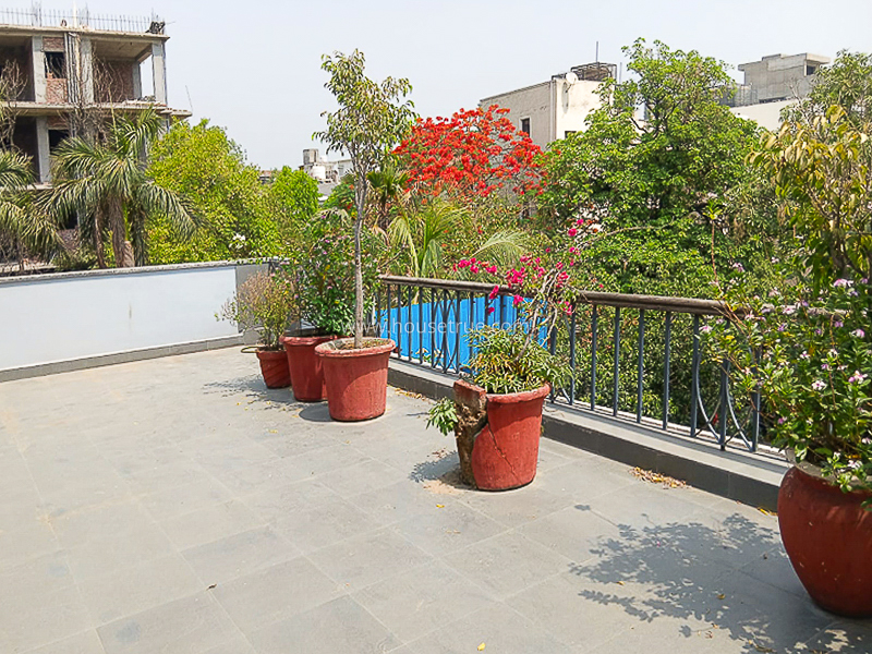 6 BHK House For Rent in New Friends Colony