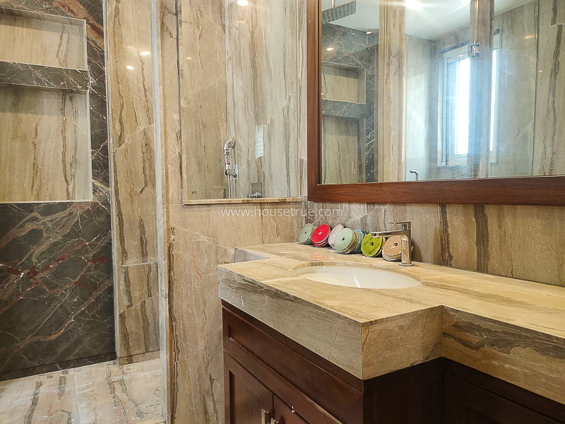 4 BHK Flat For Rent in Vasant Vihar
