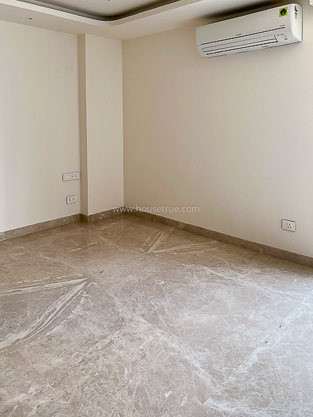 3 BHK Flat For Rent in Defence Colony