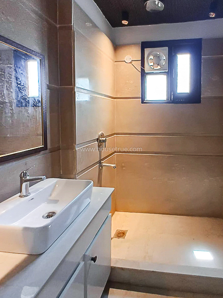 3 BHK Flat For Sale in Defence Colony