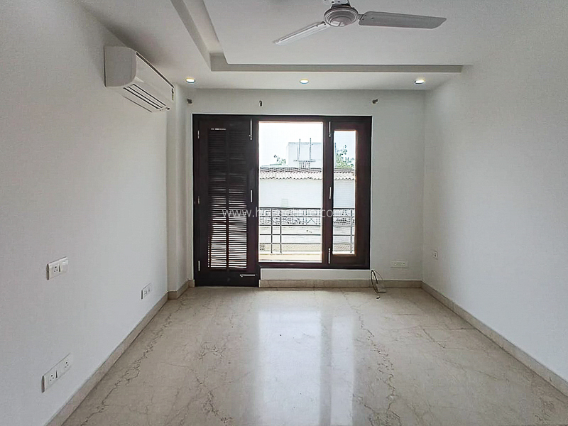 3 BHK Flat For Sale in Defence Colony