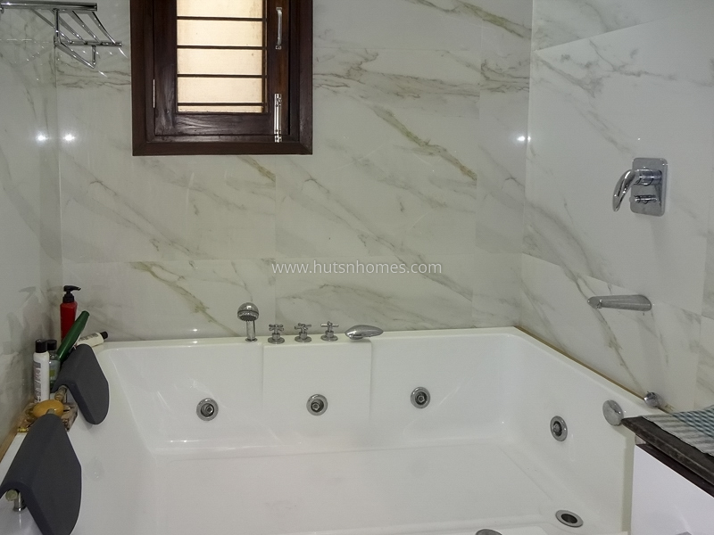 4 BHK Flat For Sale in South Extension 2