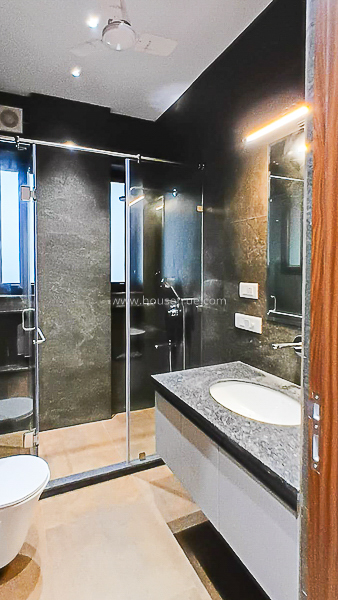 3 BHK Flat For Rent in Defence Colony