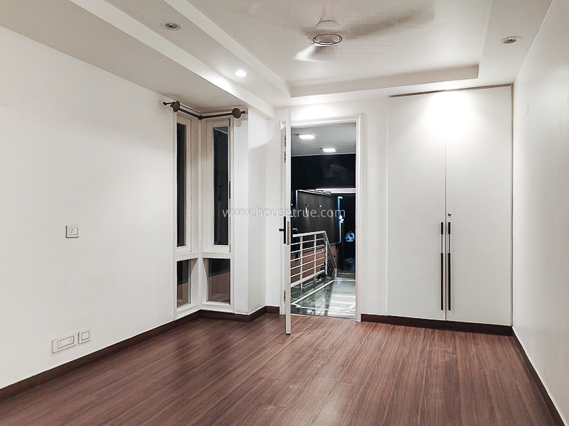4 BHK Flat For Sale in Vasant Vihar