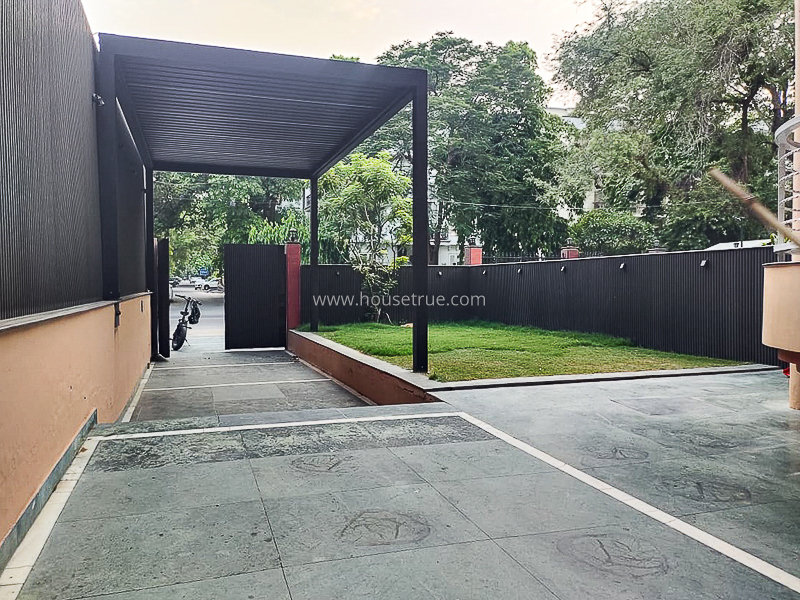 4 BHK Flat For Sale in Vasant Vihar