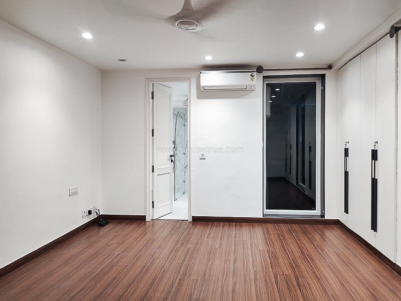 4 BHK Flat For Sale in Vasant Vihar