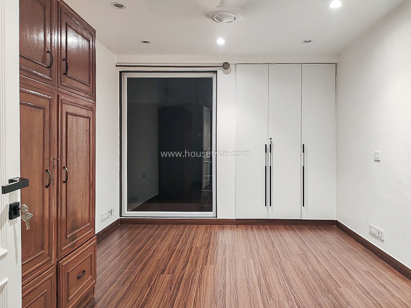 4 BHK Flat For Sale in Vasant Vihar
