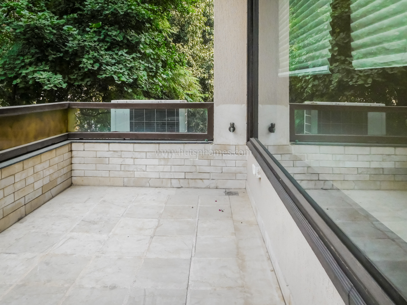 16 BHK House For Rent in West End Colony