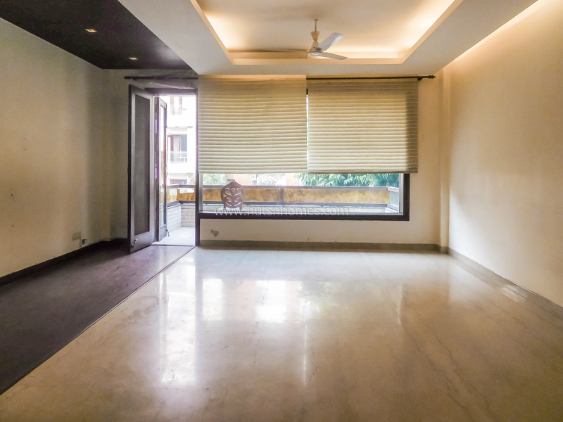 16 BHK House For Rent in West End Colony