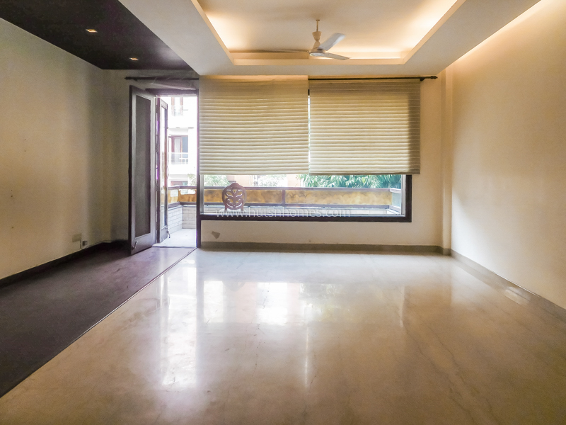 16 BHK House For Rent in West End Colony