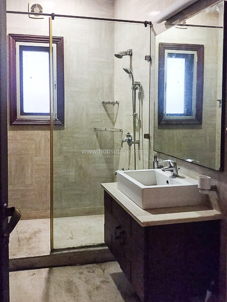 3 BHK Flat For Rent in Anand Lok