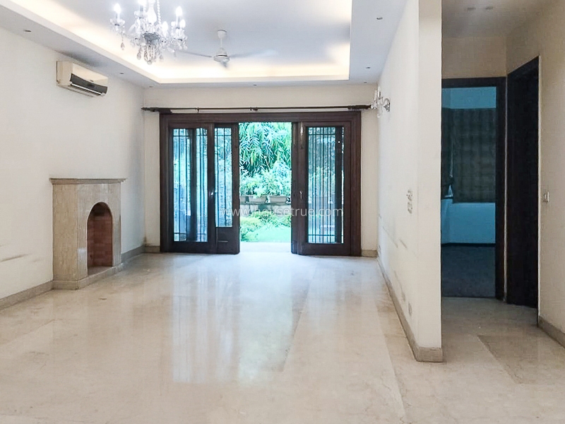 3 BHK Flat For Rent in Anand Lok