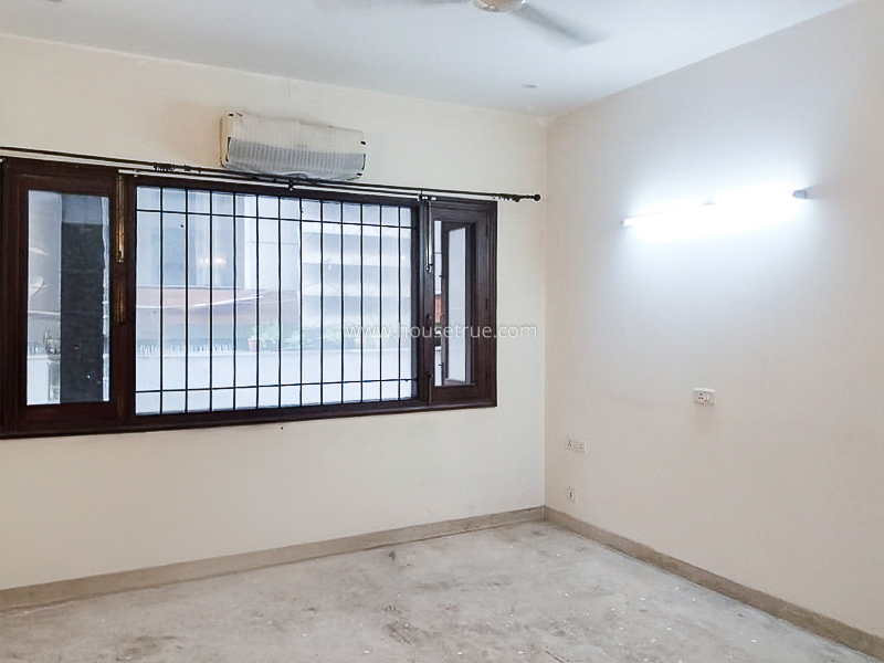 3 BHK Flat For Rent in Anand Lok