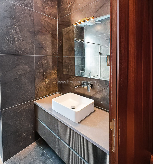 4 BHK Flat For Rent in Defence Colony