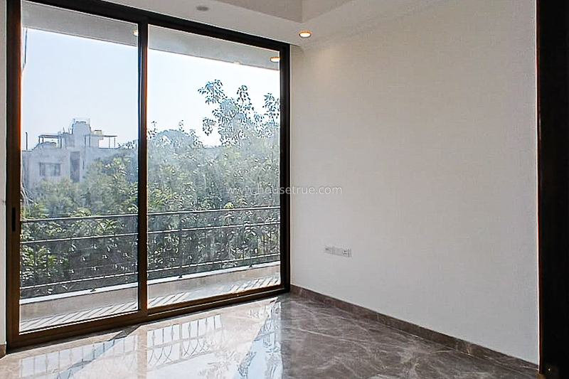4 BHK Flat For Rent in Defence Colony