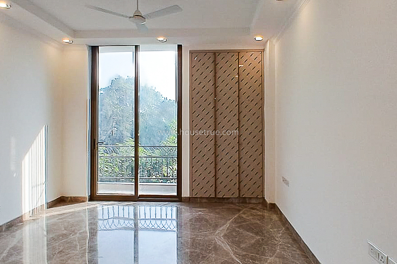 4 BHK Flat For Rent in Defence Colony