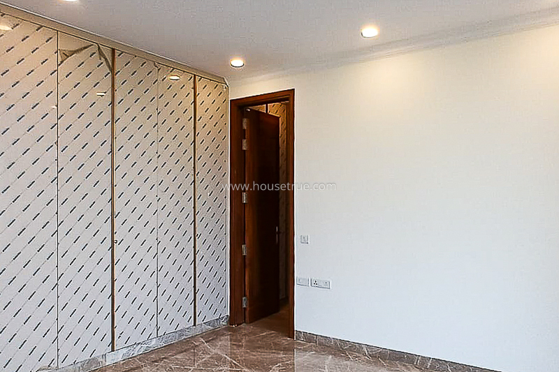 4 BHK Flat For Rent in Defence Colony