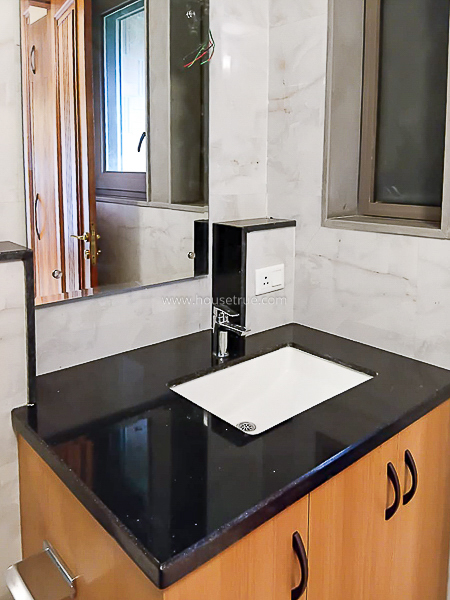 1 BHK Flat For Rent in Defence Colony