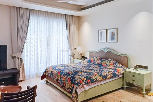 5 BHK House For Rent in Golf Links