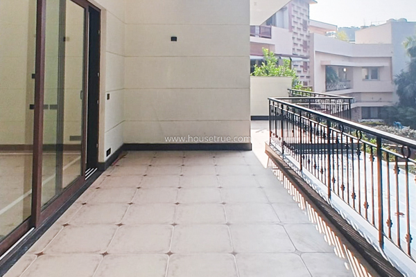 5 BHK House For Rent in Golf Links