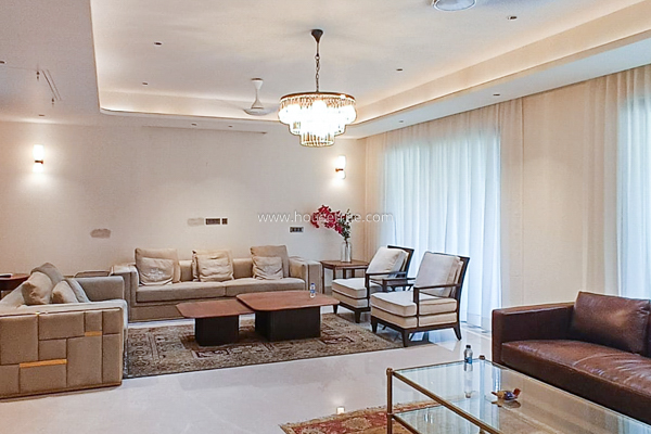 5 BHK House For Rent in Golf Links