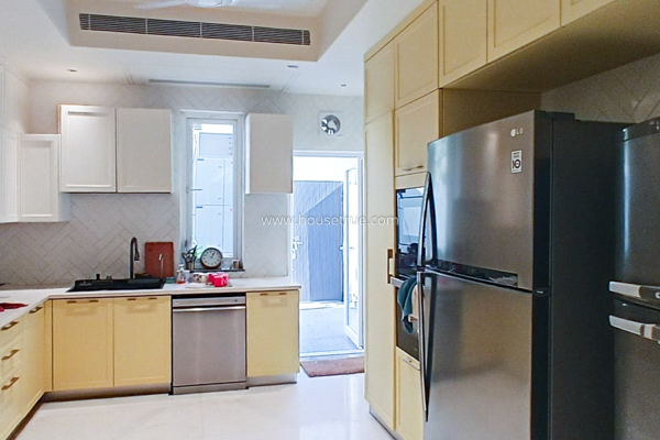5 BHK House For Rent in Golf Links