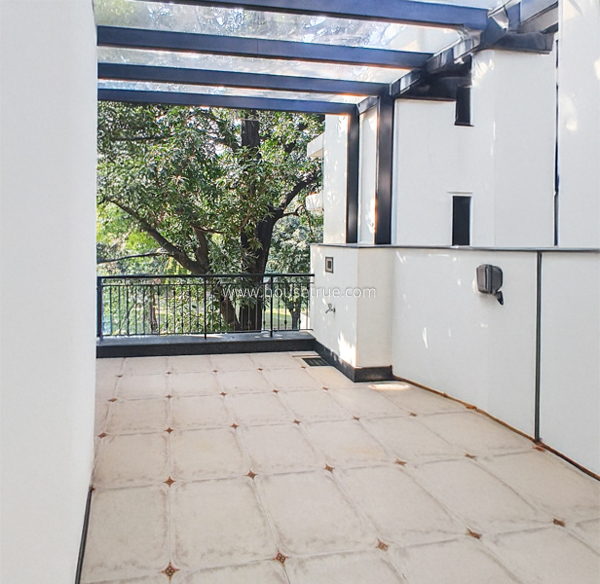 5 BHK House For Rent in Golf Links