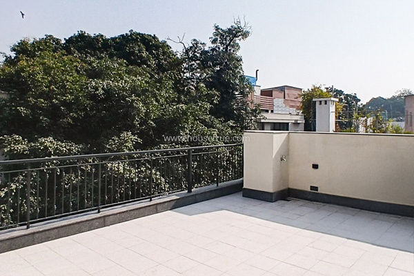 5 BHK House For Rent in Golf Links