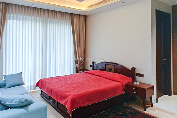 5 BHK House For Rent in Golf Links