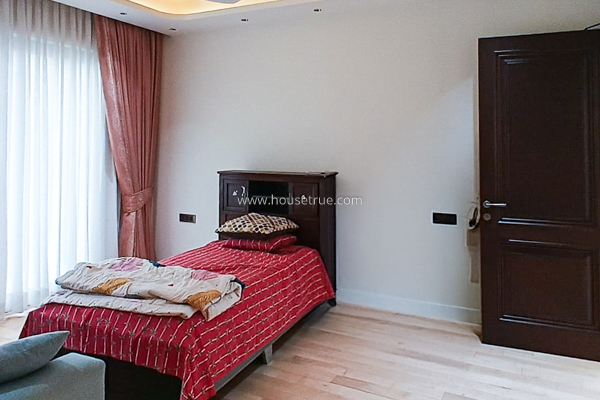 5 BHK House For Rent in Golf Links