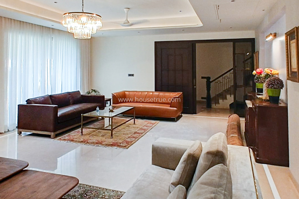 5 BHK House For Rent in Golf Links