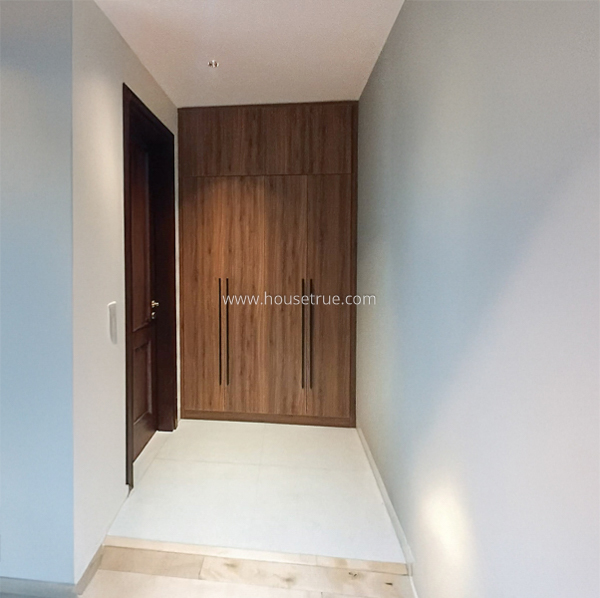 5 BHK House For Rent in Golf Links