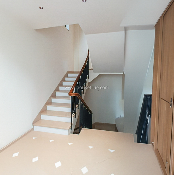 5 BHK House For Rent in Golf Links