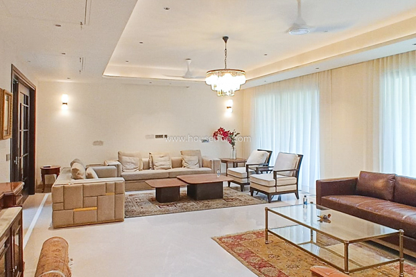 5 BHK House For Rent in Golf Links