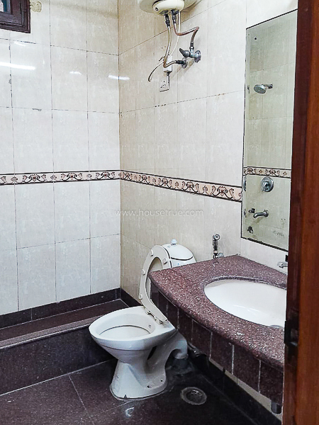 Space for Professionals Lease in Defence Colony