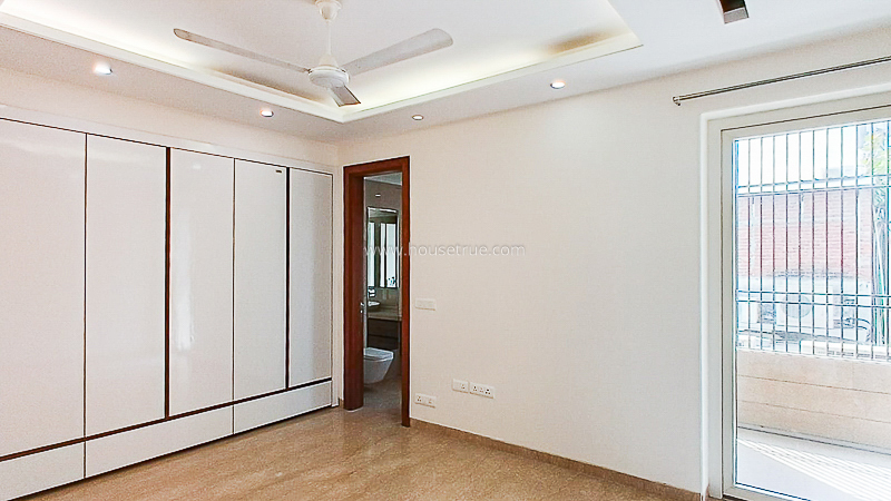 3 BHK Flat For Rent in Defence Colony