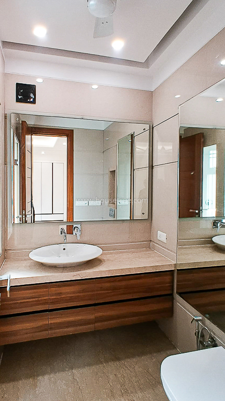 3 BHK Flat For Rent in Defence Colony