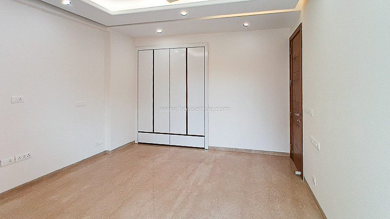 3 BHK Flat For Rent in Defence Colony