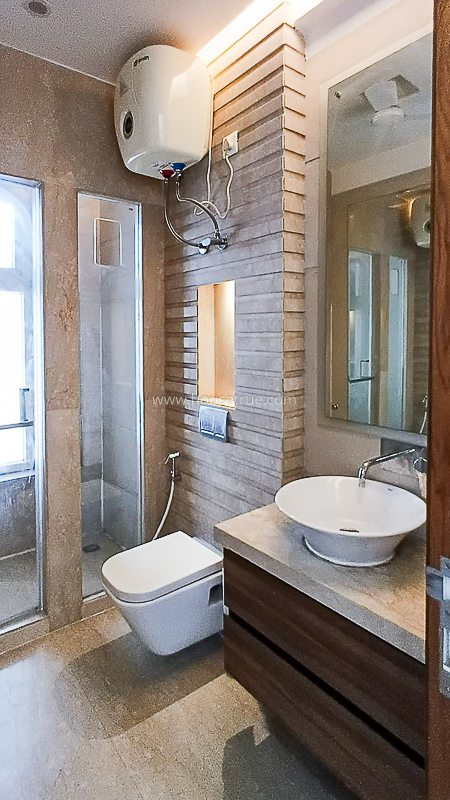 3 BHK Flat For Rent in Defence Colony