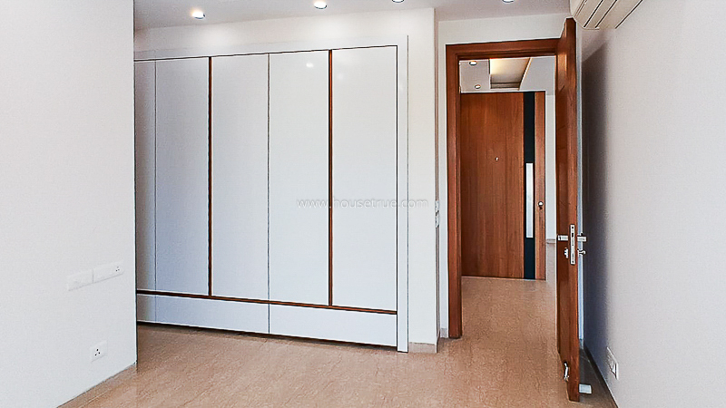3 BHK Flat For Rent in Defence Colony